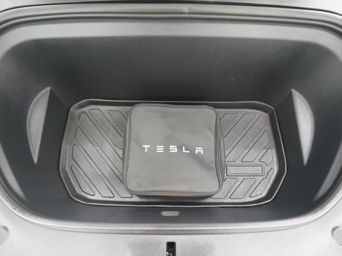 Used 2023 Tesla Model Y Long Range AWD/4WD image 26