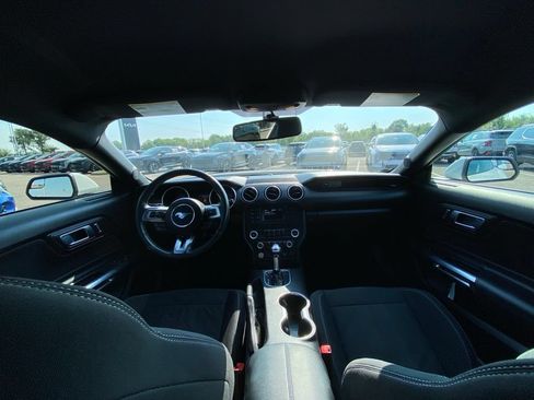Used 2020 Ford Mustang Coupe RWD image 21