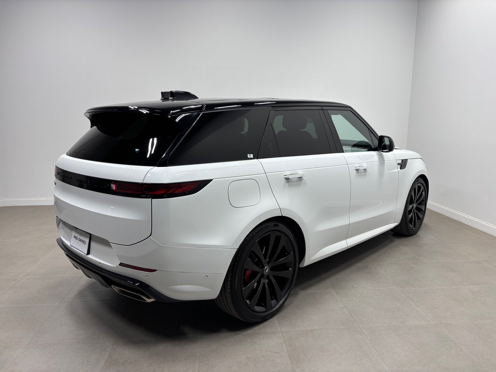 Used 2025 Land Rover Range Rover Sport Dynamic SE AWD/4WD image 6