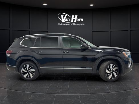 Used 2024 Volkswagen Atlas SEL AWD/4WD image 8