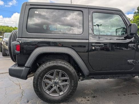 Used 2024 Jeep Wrangler Sport AWD/4WD image 8