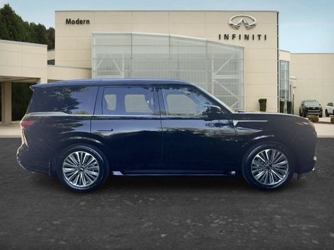 New 2026 INFINITI QX80 Luxe RWD image 4