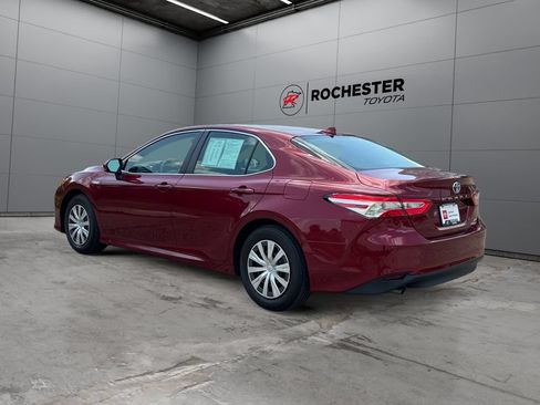 Certified 2019 Toyota Camry LE FWD image 3