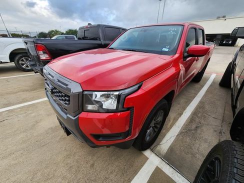 Used 2025 Nissan Frontier SV RWD image 3