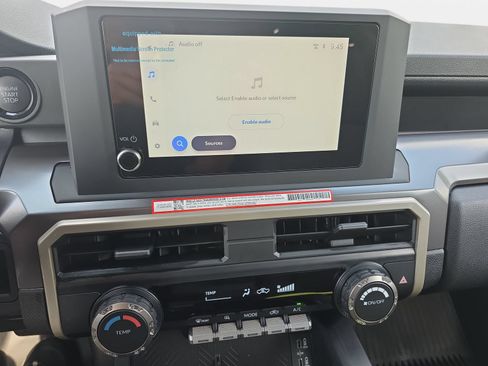 Used 2025 Toyota Tacoma SR5 AWD/4WD image 19