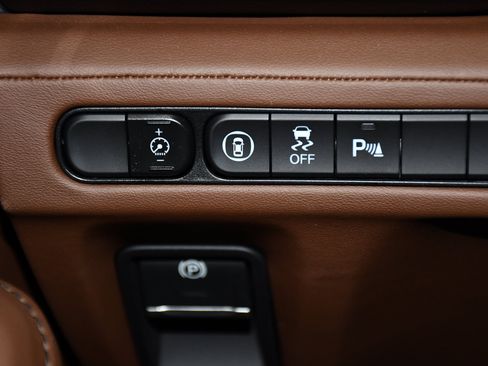 Certified 2024 Acura MDX SH-AWD w/ Technology Package image 35