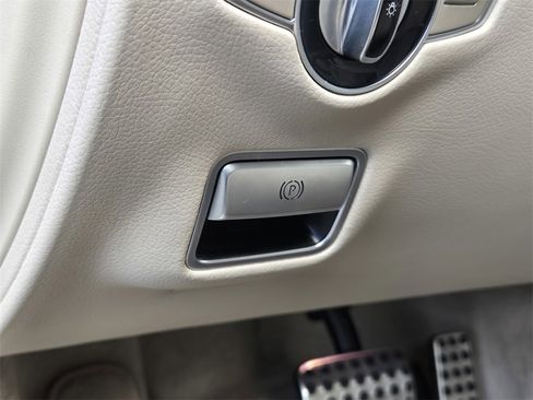 Used 2019 Mercedes-Benz S 560 Sedan image 27