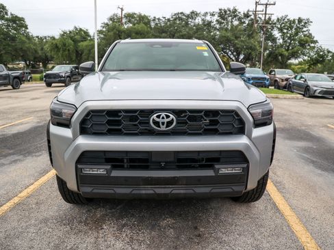 Used 2025 Toyota 4Runner TRD Off-Road Premium AWD/4WD image 3