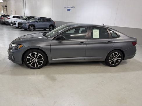 Certified 2022 Volkswagen Jetta Sport FWD image 5
