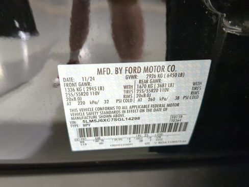 Used 2025 Lincoln Aviator AWD image 15