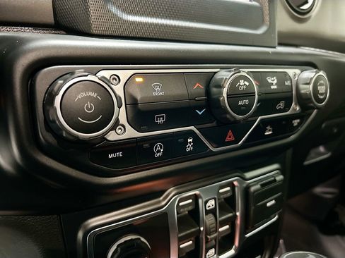 Used 2021 Jeep Wrangler Unlimited Sport image 15
