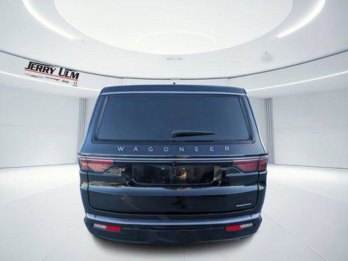 Used 2024 Jeep Wagoneer Series II image 4