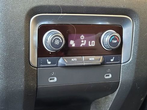 Used 2021 Chevrolet Tahoe Premier w/ Premium Package AWD/4WD image 32