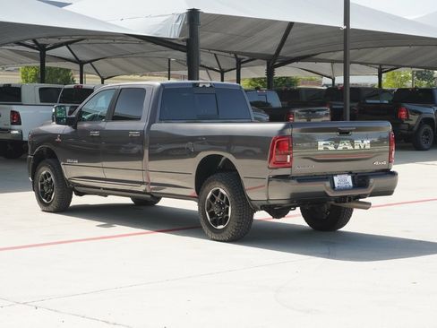 Used 2025 RAM 2500 Laramie AWD/4WD image 3
