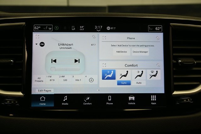 Used 2024 Chrysler Pacifica Touring-L FWD image 30
