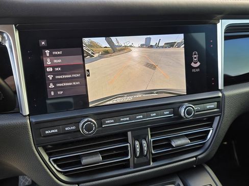 Used 2020 Porsche Macan S image 13