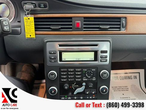 Used 2010 Volvo XC70 3.2 image 23