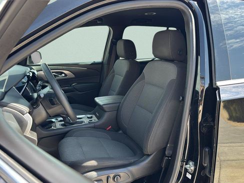 Used 2023 Chevrolet Traverse LT FWD image 24