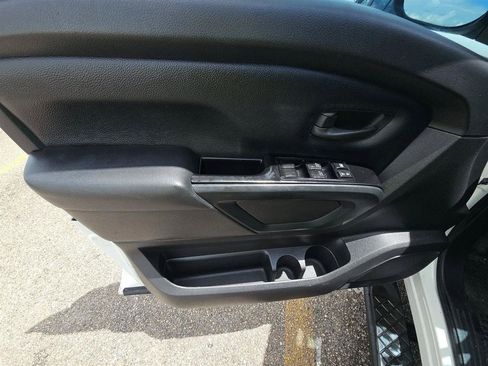 Used 2017 Nissan Titan S RWD image 15