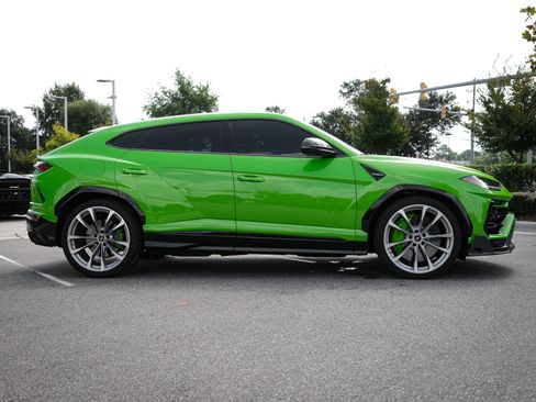 Used 2022 Lamborghini Urus AWD/4WD image 12