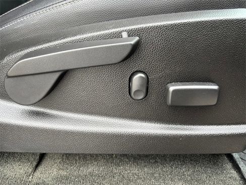 Used 2016 Chevrolet Colorado LT w/ Luxury Package, Chrome image 35