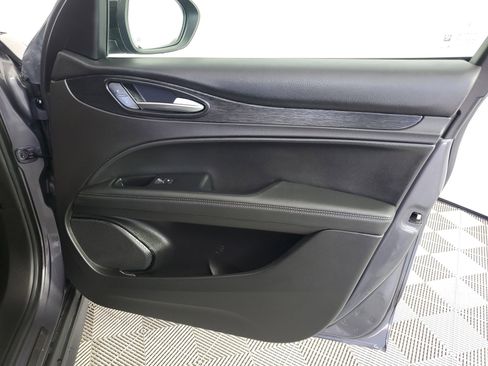 Used 2024 Alfa Romeo Stelvio Sprint image 25