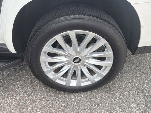 Used 2023 Cadillac Escalade Luxury RWD image 10