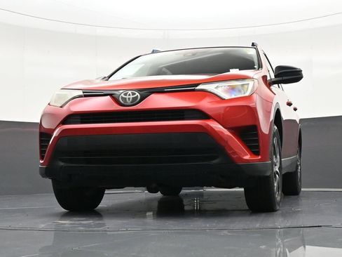 Used 2017 Toyota RAV4 LE image 33