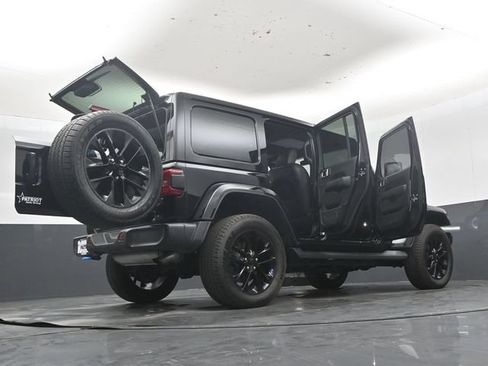 Used 2022 Jeep Wrangler Unlimited Sahara w/ Cold Weather Group AWD/4WD image 52