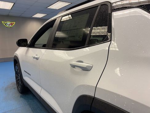 New 2026 Chevrolet Equinox RS w/ LPO, Floor Liner Package FWD image 18