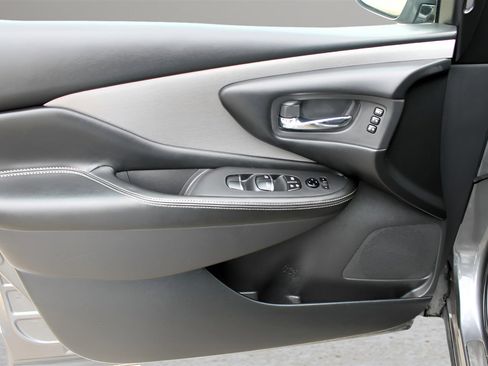 Used 2023 Nissan Murano SL w/ SL Moonroof Package image 11