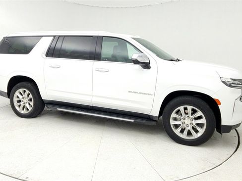Used 2022 Chevrolet Suburban Premier image 8