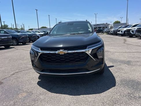 New 2026 Chevrolet Trax LT w/ Driver Confidence Package FWD image 8