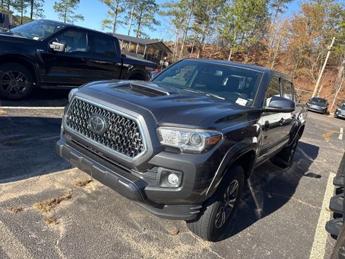 Used 2019 Toyota Tacoma SR5 image 3