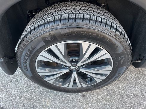 Used 2021 Nissan Rogue SV image 8