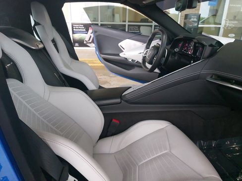 Used 2022 Chevrolet Corvette Stingray Preferred Cpe w/ Z51 Performance Package RWD image 10