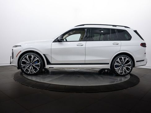 Used 2023 BMW X7 M60i w/ Executive Package image 6