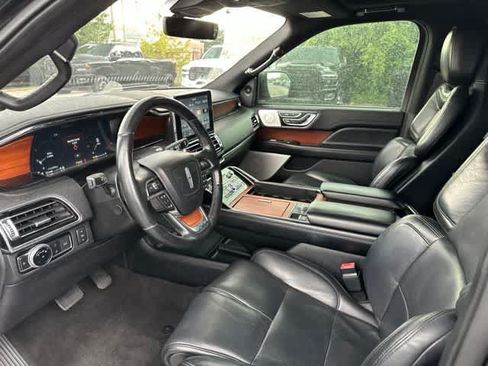 Used 2020 Lincoln Navigator L Reserve w/ Equipment Group 208A Reserve AWD/4WD image 5