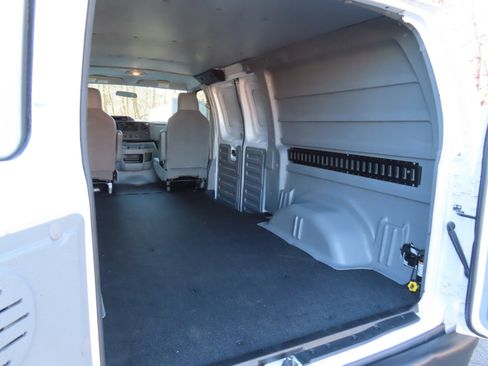 Used 2013 Ford E-250 and Econoline 250 image 12