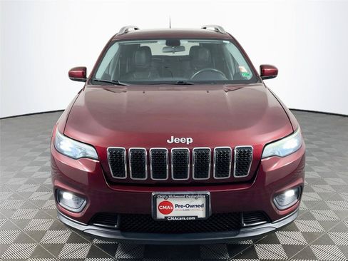 Used 2019 Jeep Cherokee Latitude Plus w/ Cold Weather Group FWD image 2