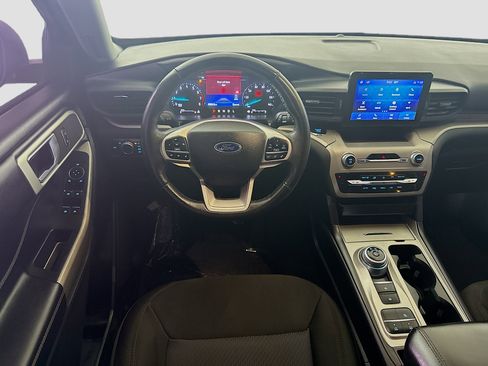 Used 2022 Ford Explorer XLT image 17