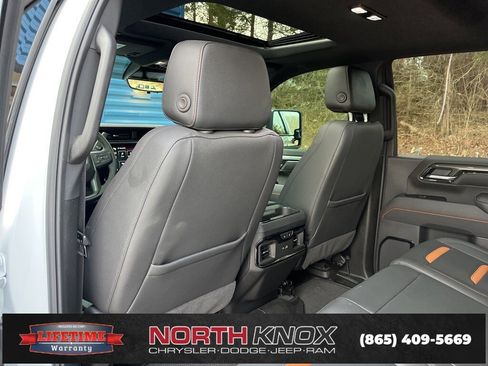 Used 2025 GMC Sierra 2500 AT4 w/ AT4 Premium Plus Package image 10