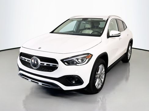 Used 2022 Mercedes-Benz GLA 250 4MATIC w/ Premium Package Lite image 4