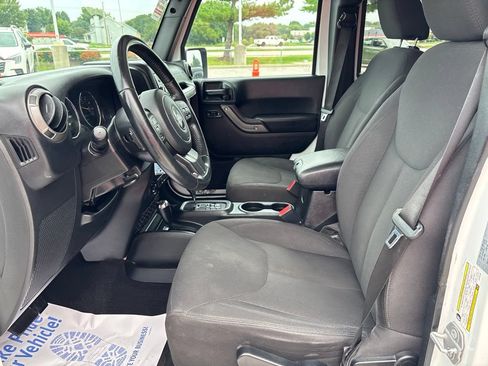 Used 2018 Jeep Wrangler Unlimited Sport S AWD/4WD image 56