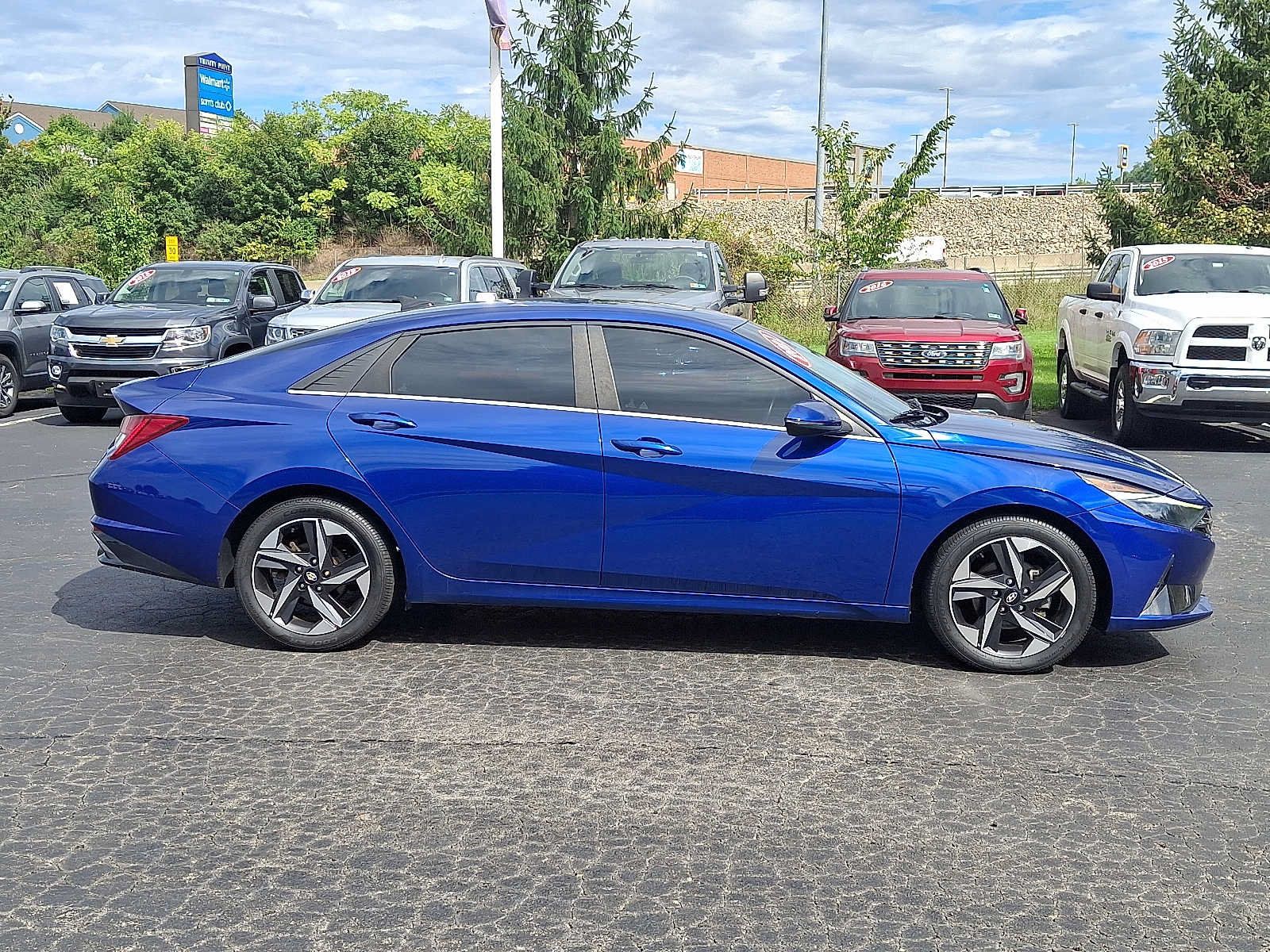 Used 2021 Hyundai Elantra SEL w/ Convenience + Premium Package FWD image 7
