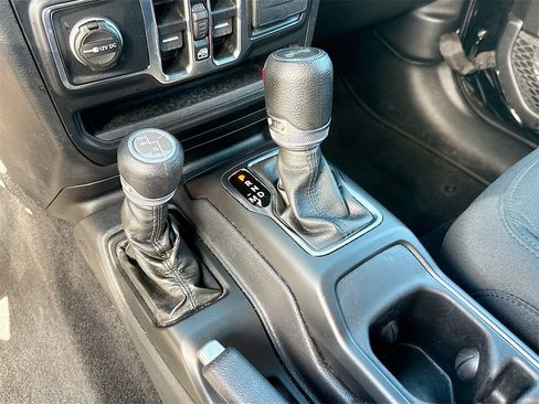 Used 2021 Jeep Wrangler Unlimited Sport S image 18