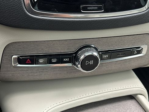 Certified 2023 Volvo XC90 B6 Core w/ Protection Package Premier AWD/4WD image 23