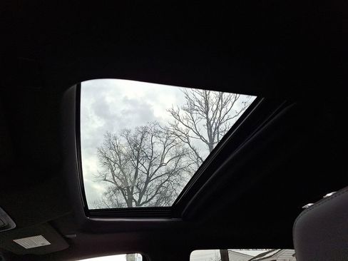 Used 2020 Chevrolet Silverado 1500 High Country w/ Technology Package image 13