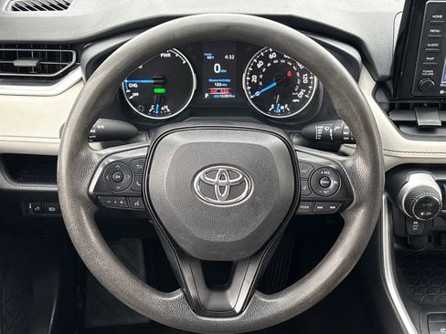 Used 2022 Toyota RAV4 XLE AWD/4WD image 19