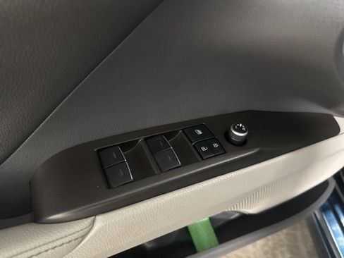 Used 2021 Toyota Camry XSE w/ Navigation Package image 10